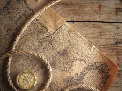 Фотообои Старинная карта и компас