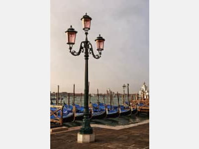Фотообои Уличный фонарь в Венеции