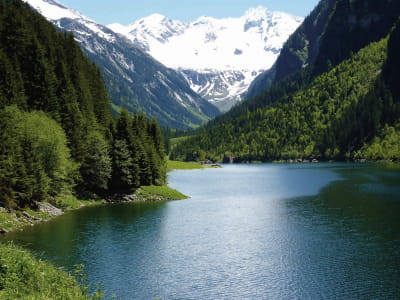 Фотообои Спокойное озеро в горах