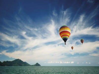 Фотообои Воздушные шары над морем