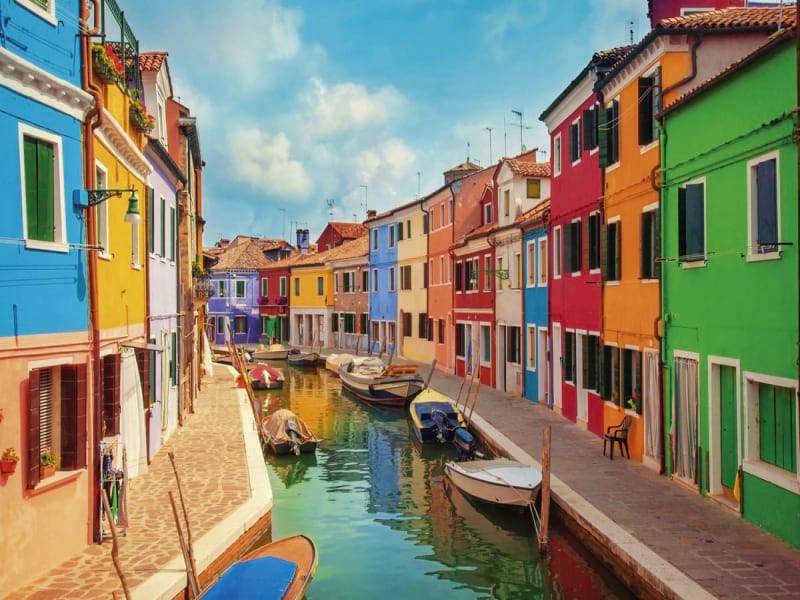 Фотообои Красочные дома в Венеции