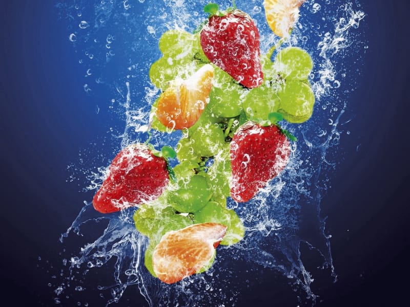 Фотошпалери Фрукти і ягоди у воді
