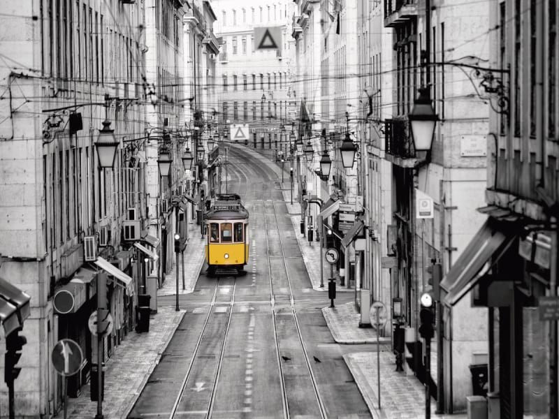 Фотообои Трамвай в городе