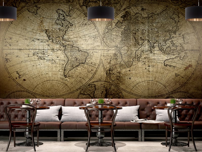 Фотошпалери Середньовічна карта світу в інтер'єрі ресторану