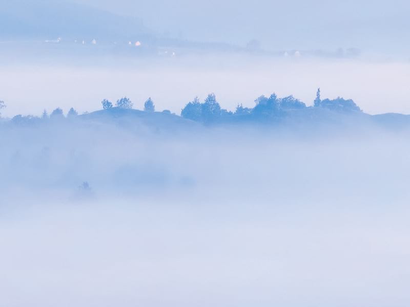 Фотообои Горы в тумане фрагмент #2