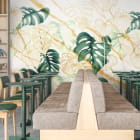 Мініатюра фотошпалер Листя тропічного лісу в інтер'єрі ресторану